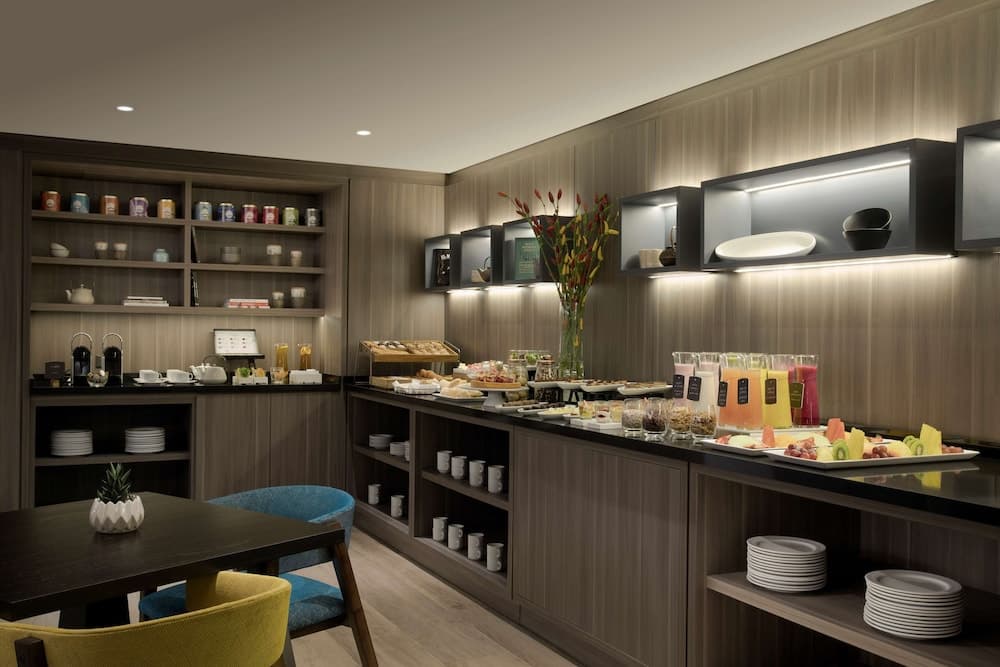 NH 9 de Julio ou Similar, Breakfast area