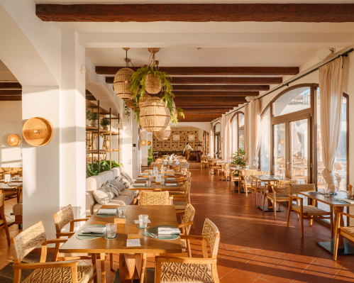 Mangia's Santa Teresa Sardinia, Curio Collection by Hilton, 