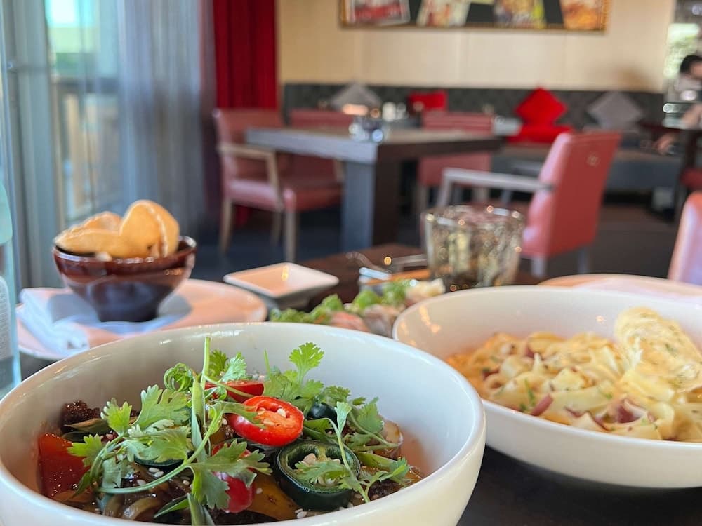 Novotel Muscat Airport, Restaurant