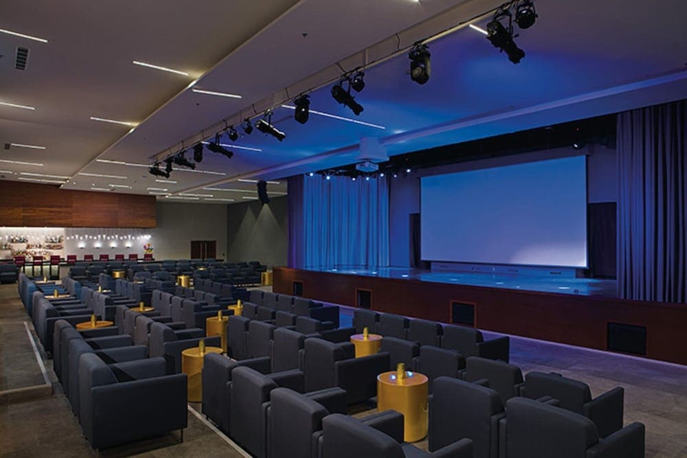 Secrets Riviera Cancún All Preferred - Adults Only - All inclusive, Theater show