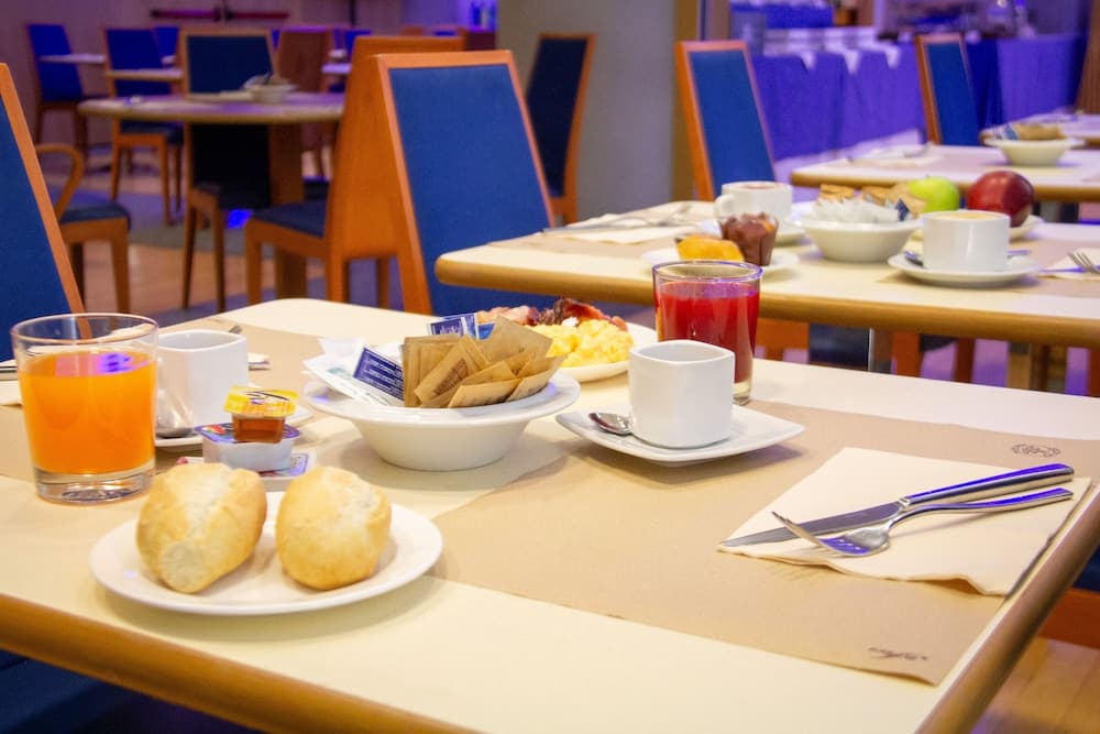 Pacific Hotel Fortino , Reception