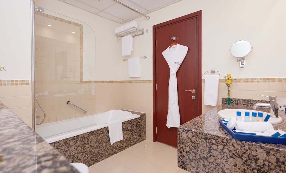 Roda Amwaj Suites, Bathroom