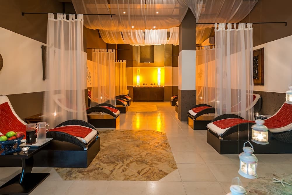 Ocean Blue & Sand Beach Resort - All Inclusive, Spa