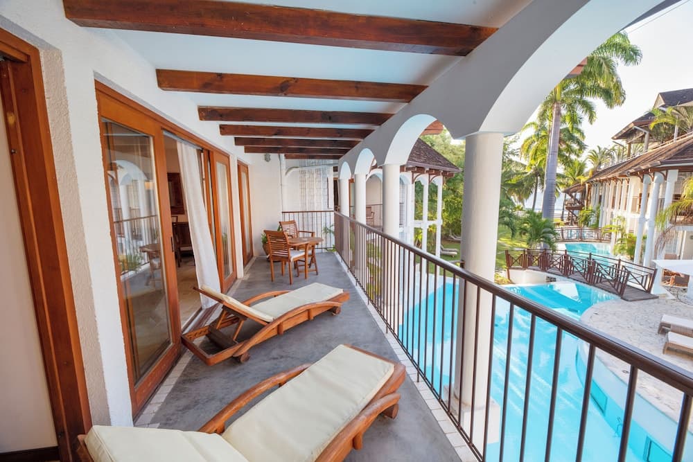 Le Saint Alexis, Terrace/patio