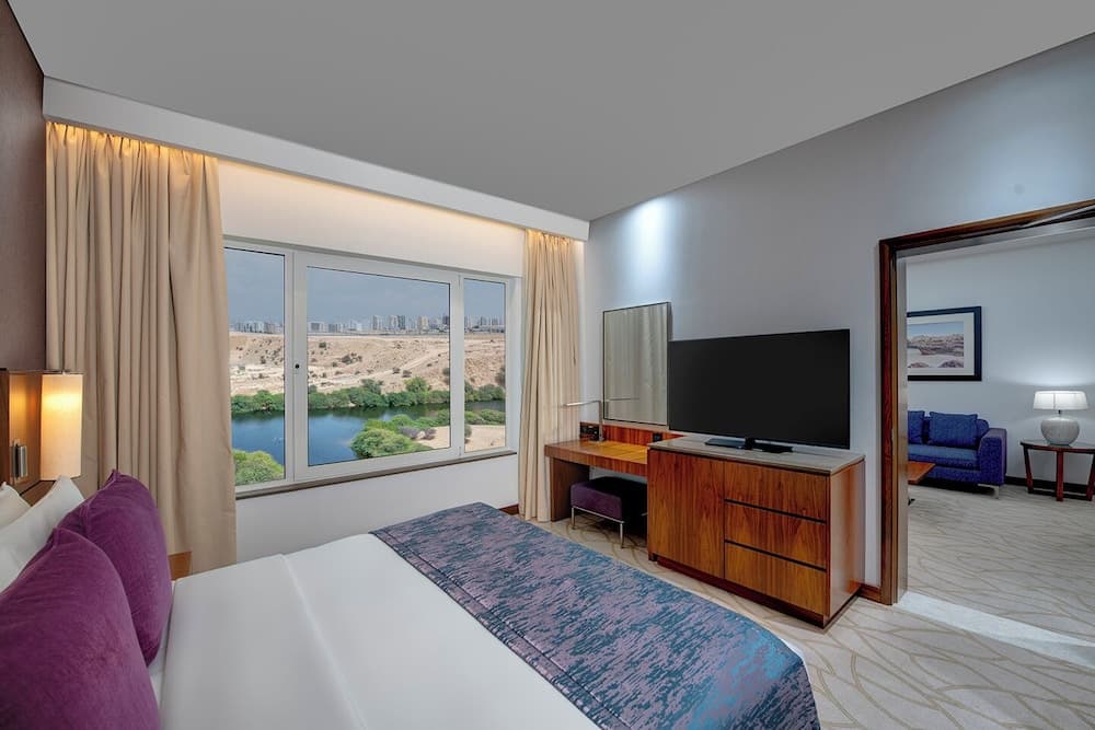 Crowne Plaza Muscat OCEC, an IHG Hotel, Room