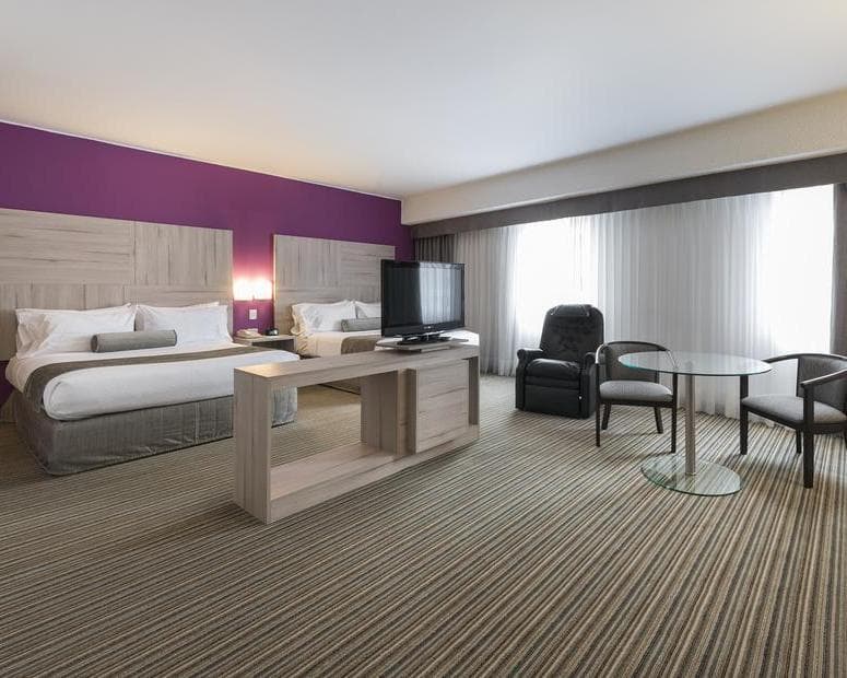 Crowne Plaza Hotels & Resorts, 