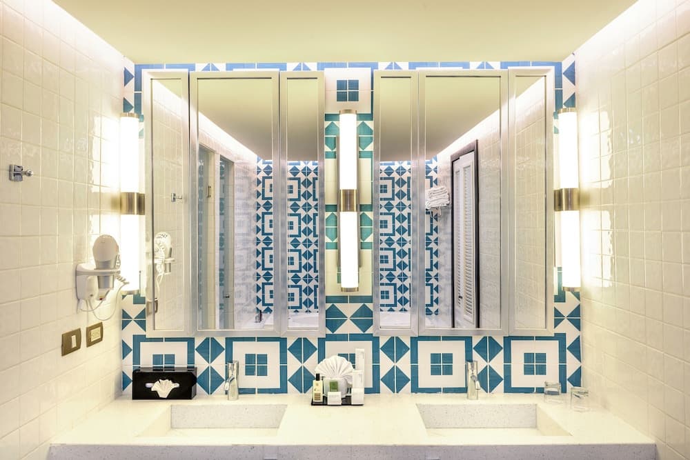 Ocean Riviera Paradise All Inclusive, Bathroom