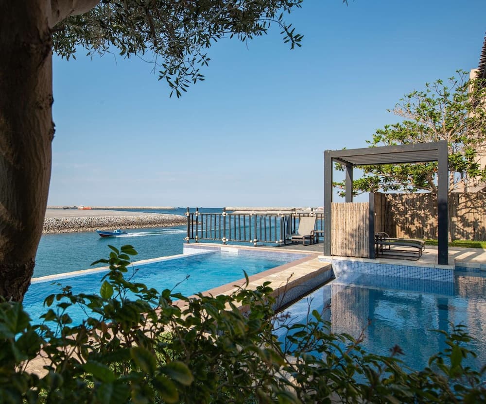 Atana Musandam, Pool