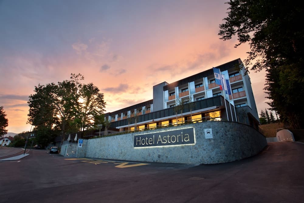Hotel Astoria Bled, Front of Property