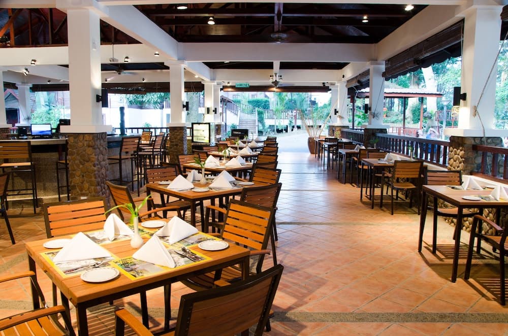 Mutiara Taman Negara, Restaurant