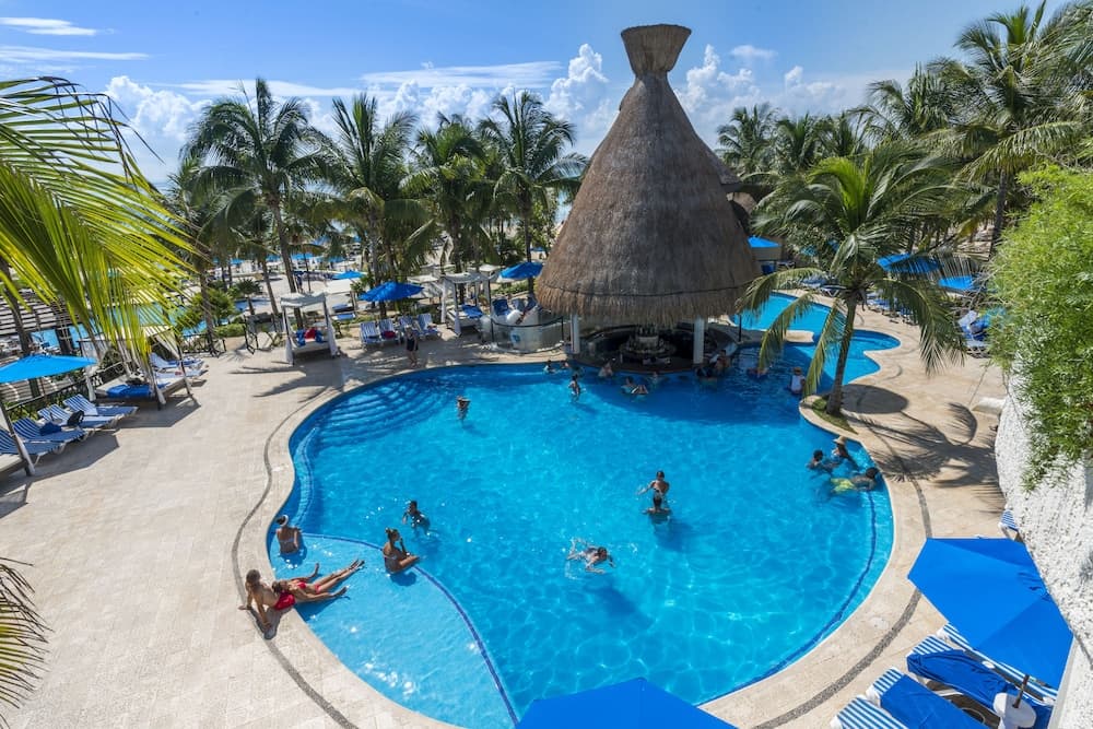The Reef Playacar Beach Resort & Spa, Outdoor pool