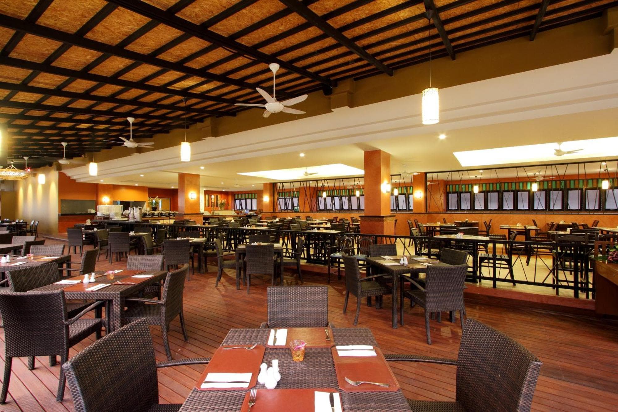 Kata Sea Breeze Resort - SHA Plus, 