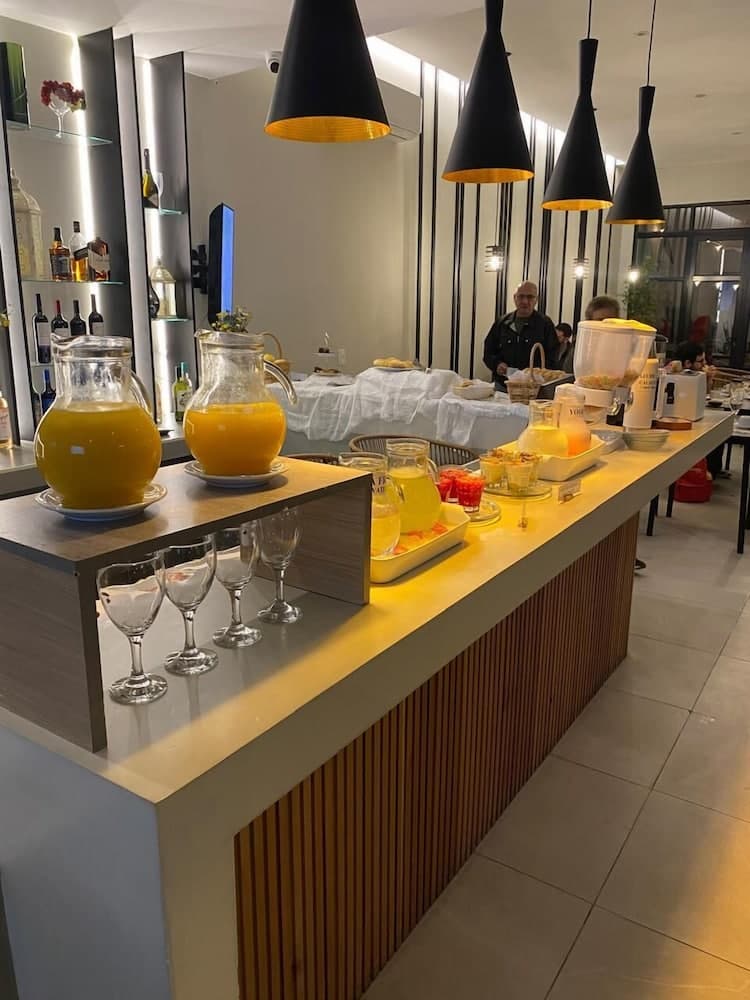 Hotel Caseros Salta, Breakfast buffet