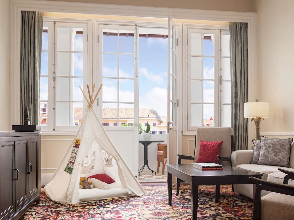 Raffles Hotel Le Royal, Room