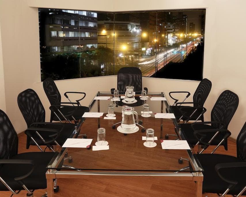 Crowne Plaza Hotels & Resorts, 