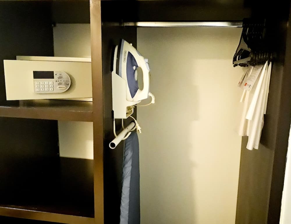 *Hotel & Suites PF, Room amenity