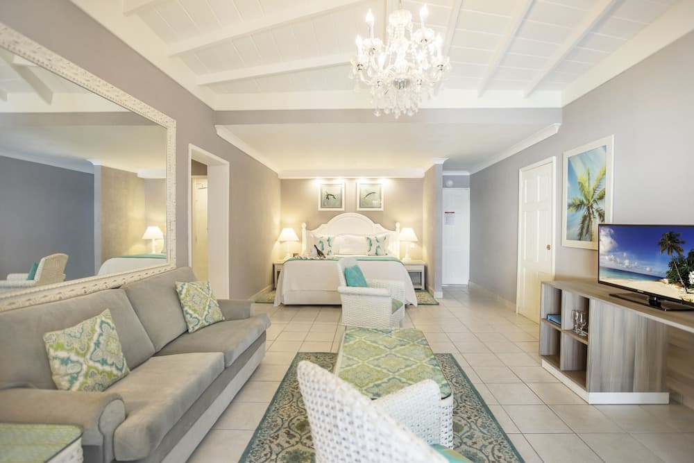 OLD102-Sugar Bay - GATTINONI, Room