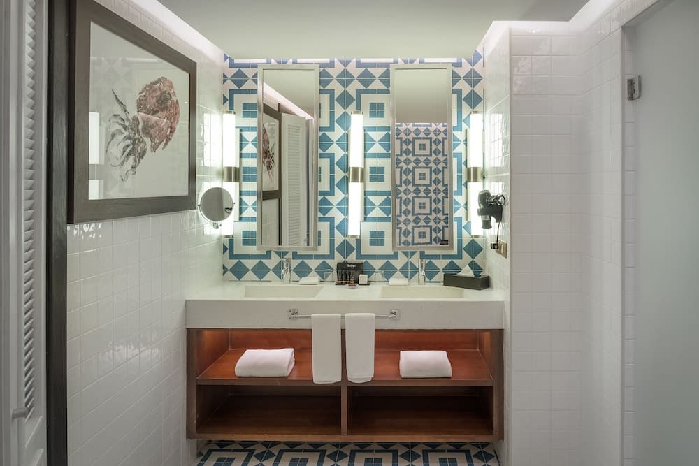 Ocean Riviera Paradise All Inclusive, Bathroom