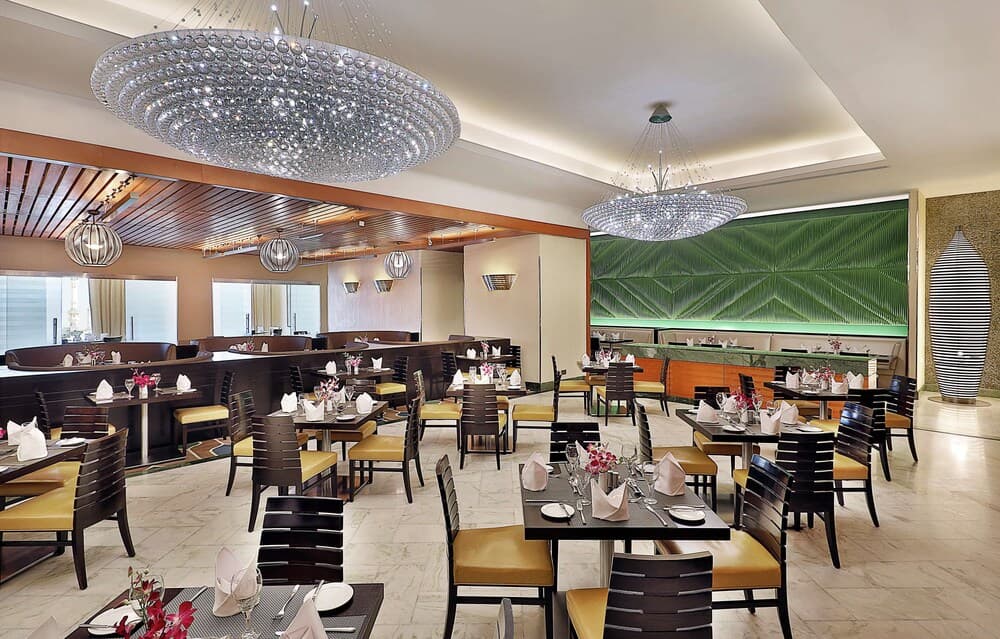 Hilton Suites Makkah, Restaurant