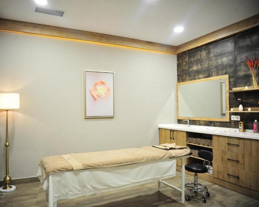  QUBA MACARA LAKE PARK AND VILLAGE RESORT , 