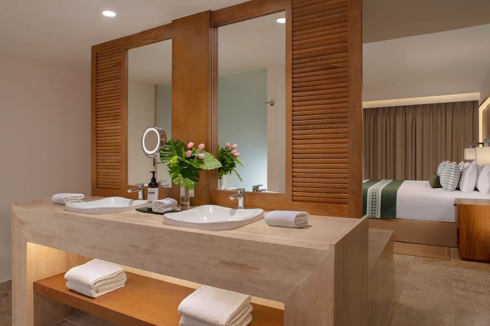 Dreams Sapphire Resort & Spa - All Inclusive, Bathroom