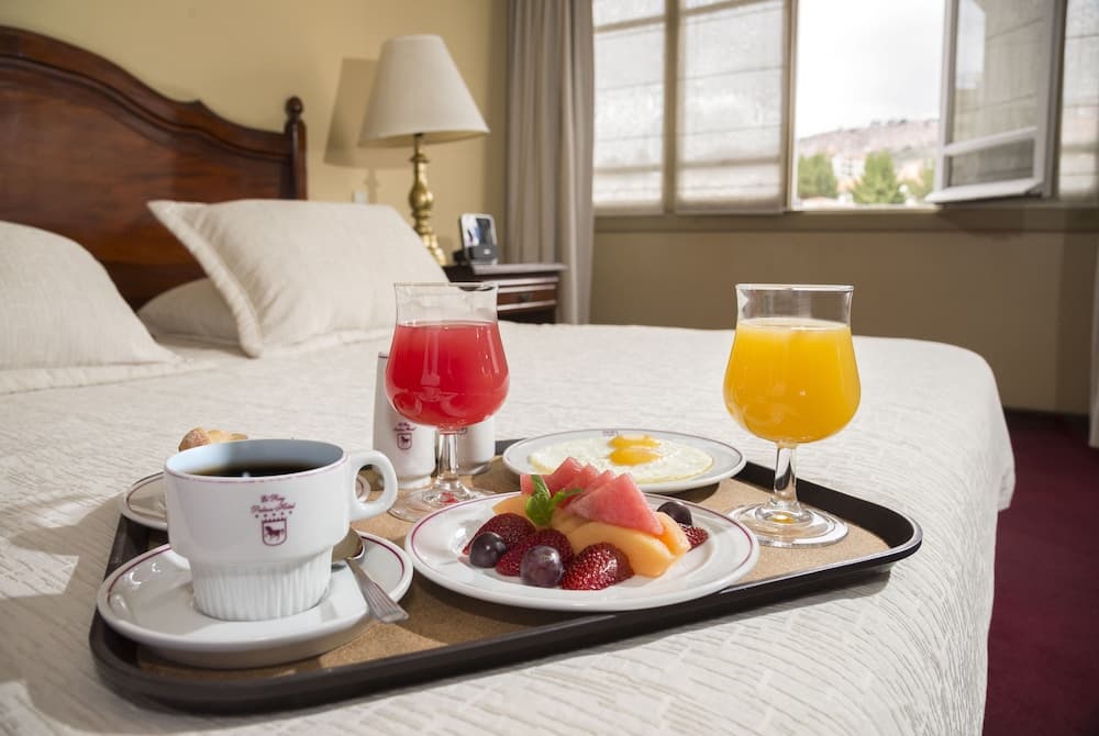 Rey Palace Hotel, Room