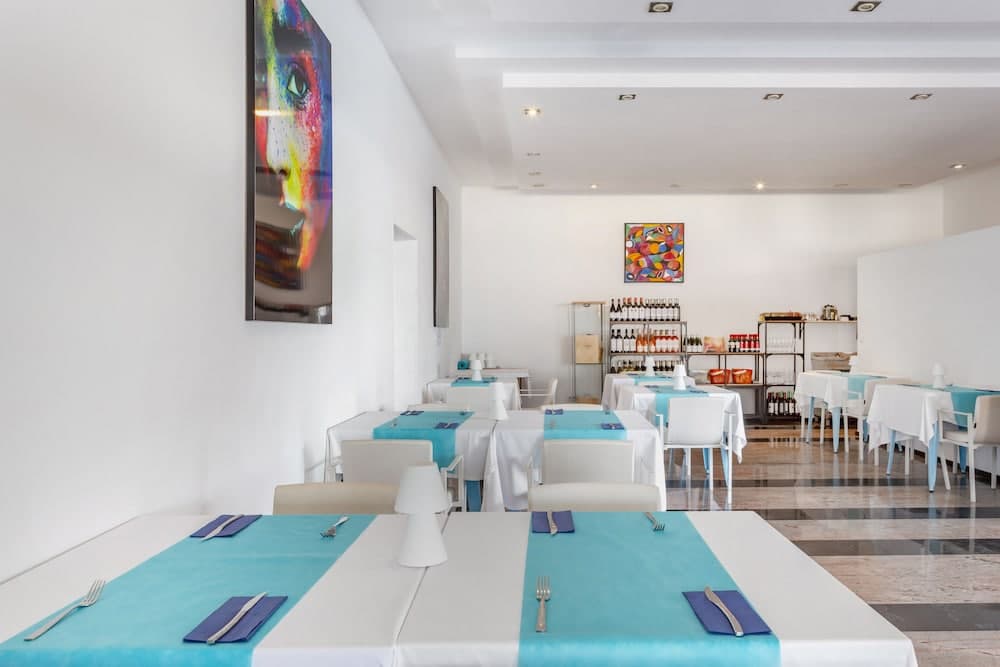 Club Cala Blanca, Restaurant