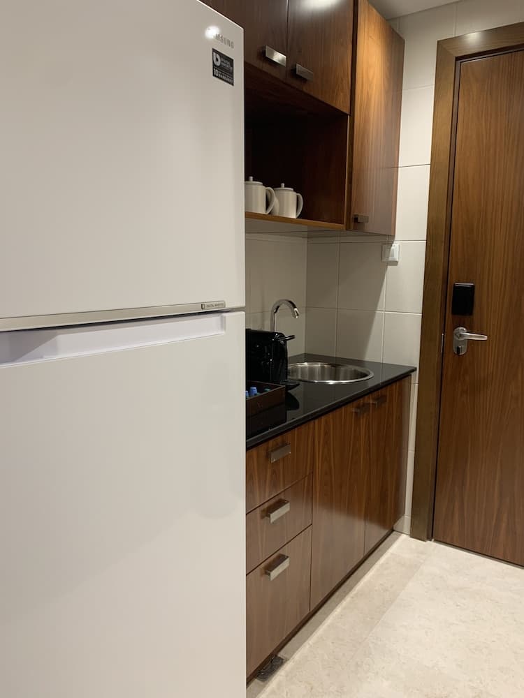 Crowne Plaza Muscat OCEC, an IHG Hotel, Private kitchen