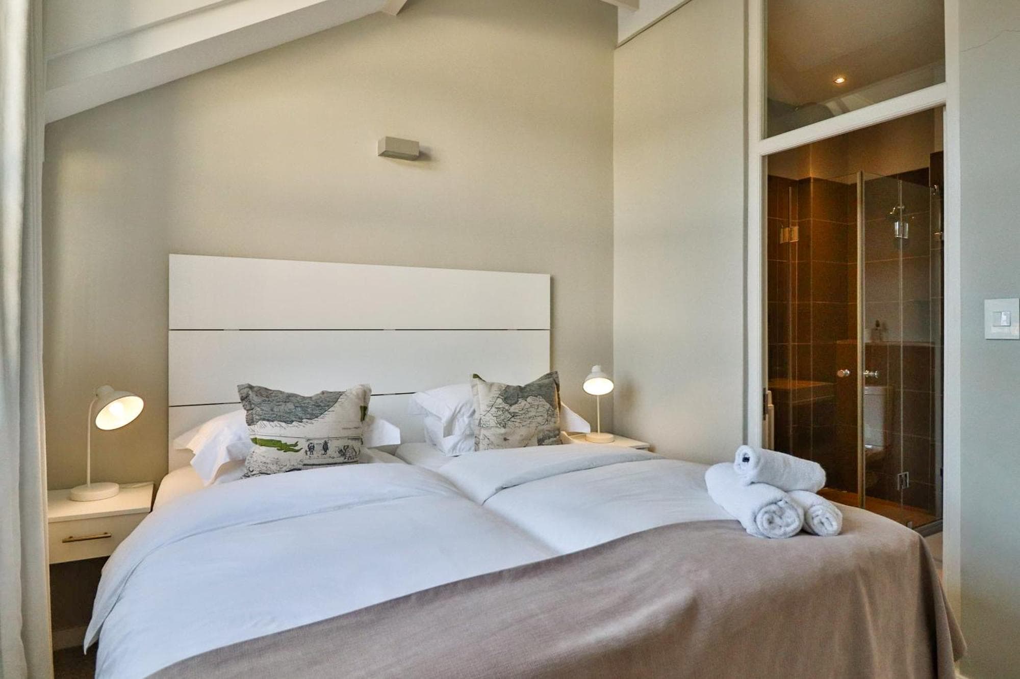 Whale Coast All-Suite-Hotel , 