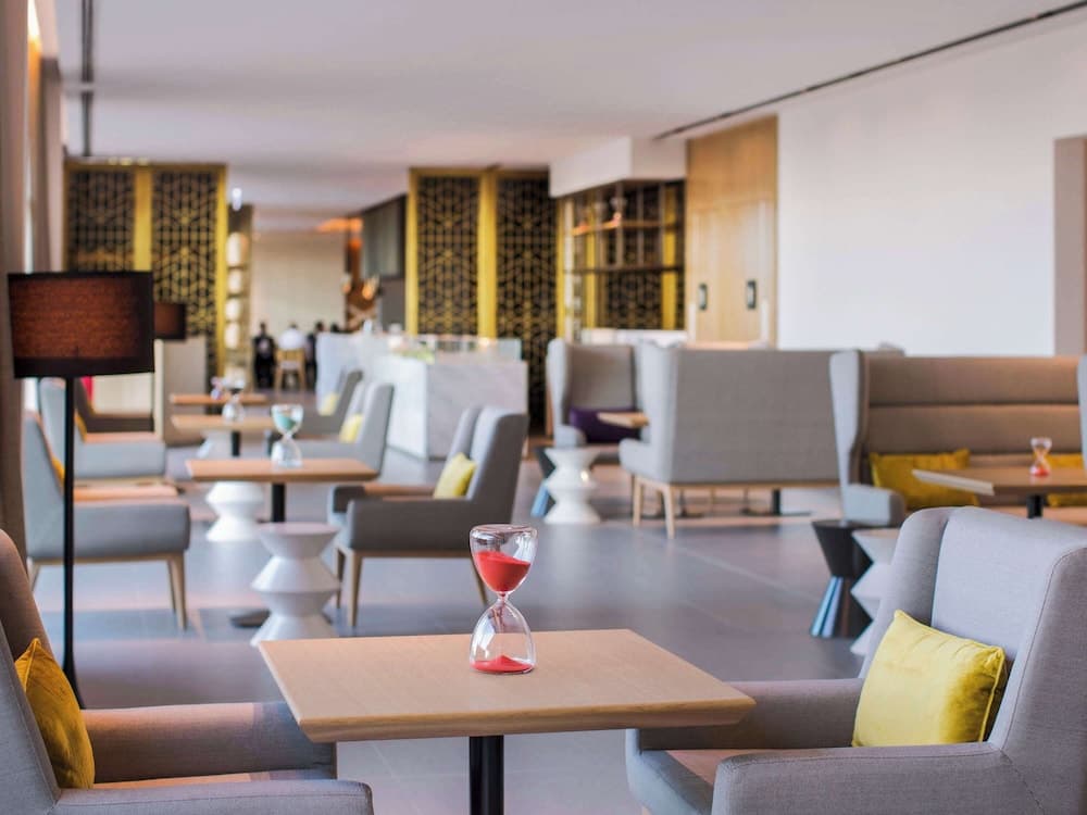 Novotel Muscat Airport, Restaurant