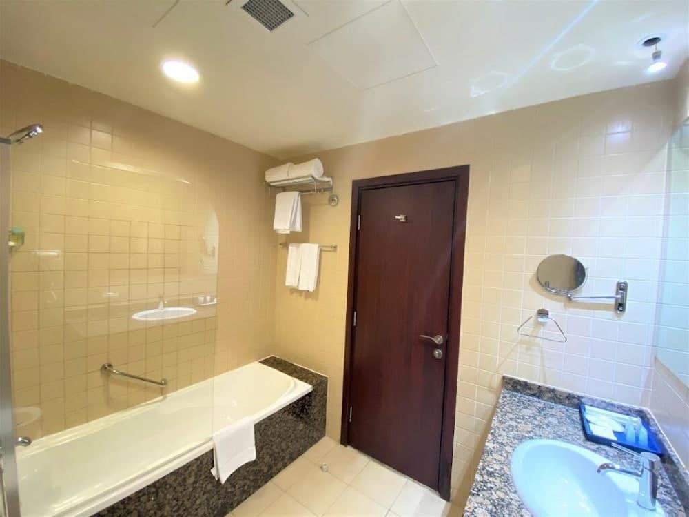 Roda Amwaj Suites, Bathroom