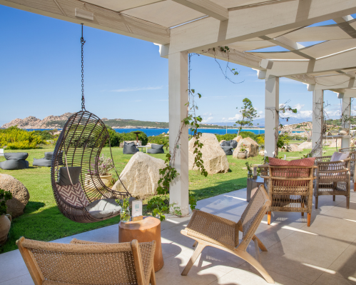 Mangia's Santa Teresa Sardinia, Curio Collection by Hilton, 