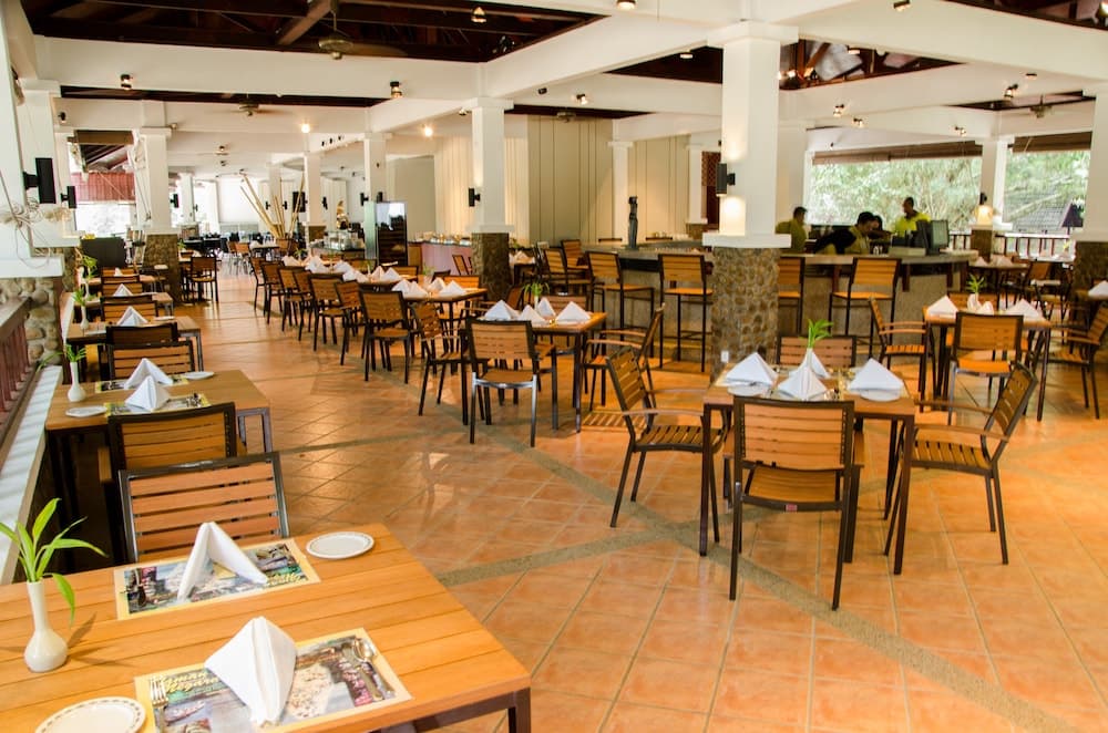 Mutiara Taman Negara, Restaurant