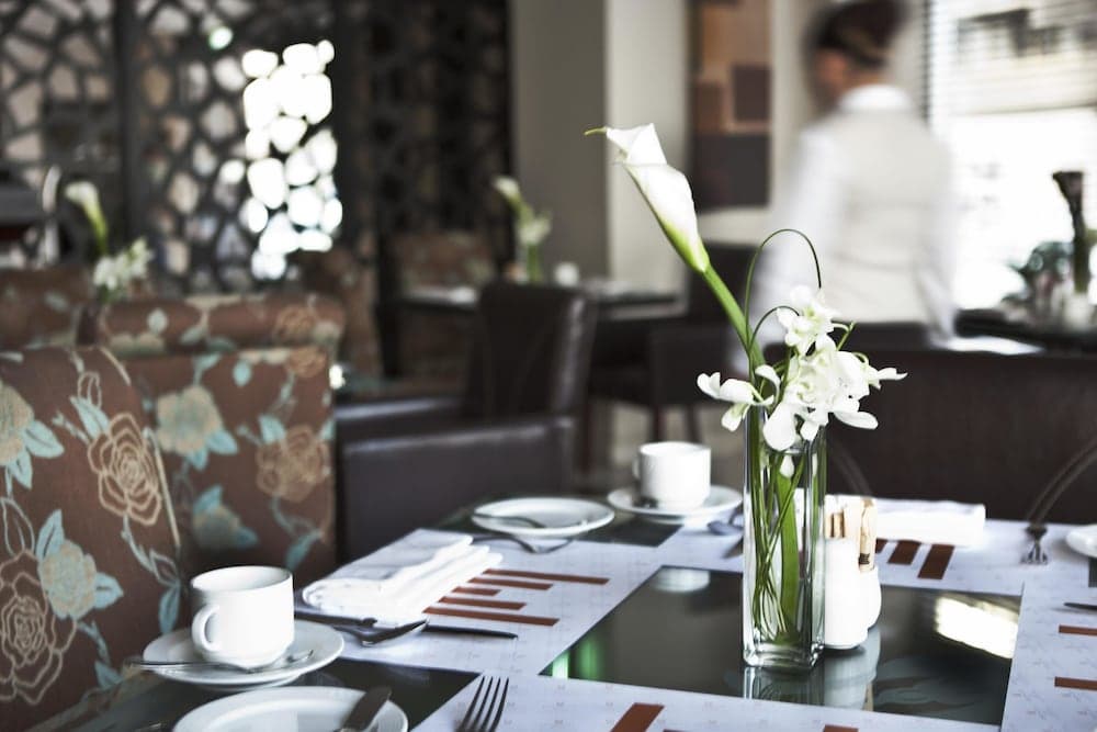 Kingsgate Hotel Abu Dhabi, Bar (on property)