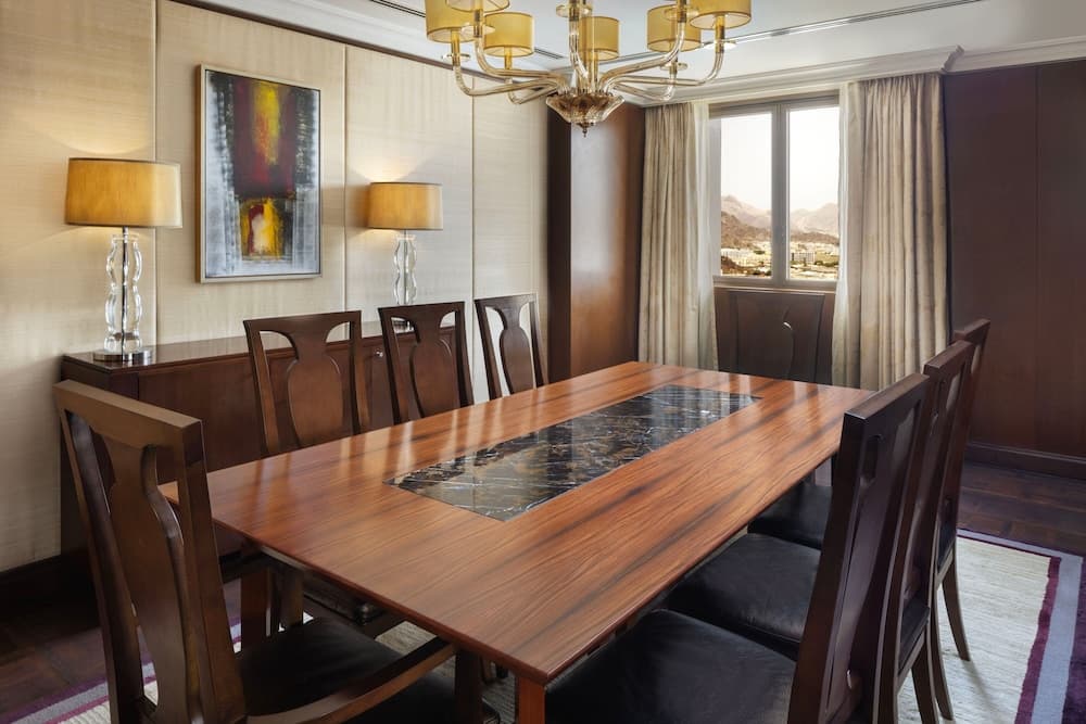 Sheraton Oman Hotel, Room