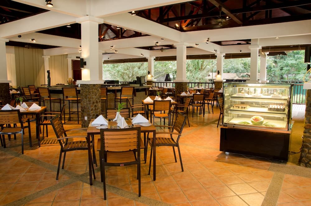 Mutiara Taman Negara, Restaurant
