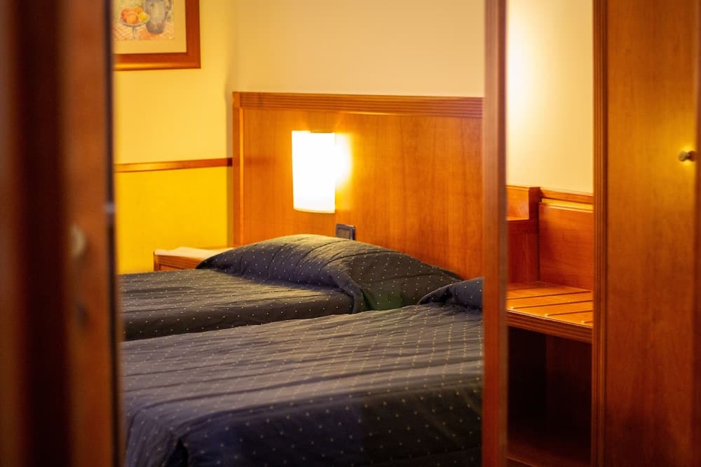 Pacific Hotel Fortino , Room