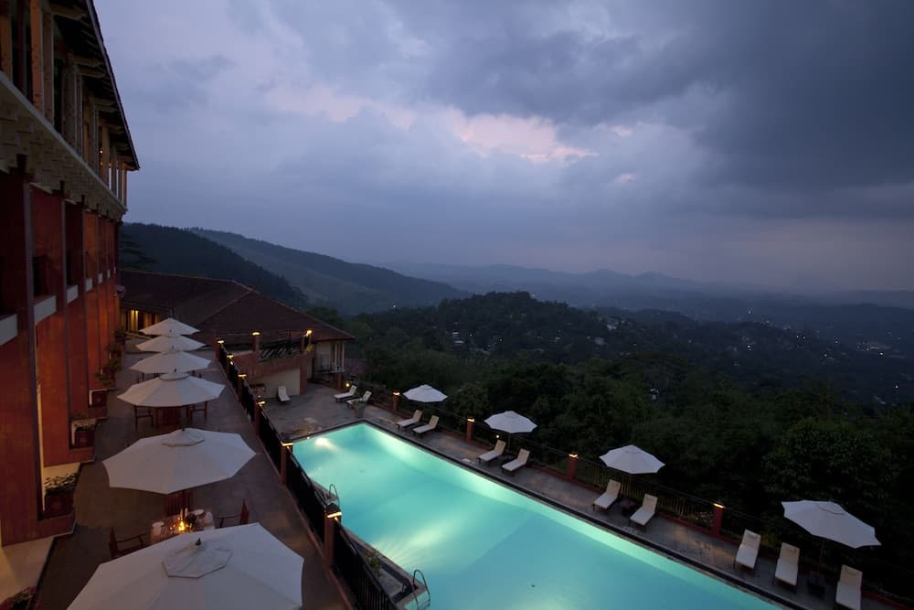 Amaya Hills Kandy 4*, Outdoor pool