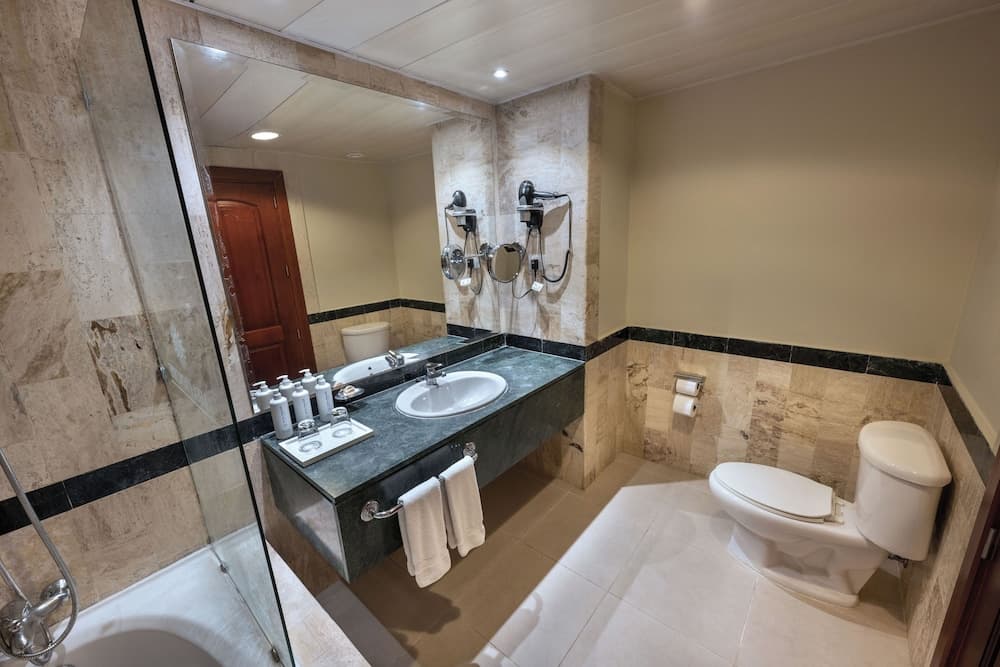 Bahia Principe Grand Turquesa - All Inclusive [Bloqueos], Bathroom