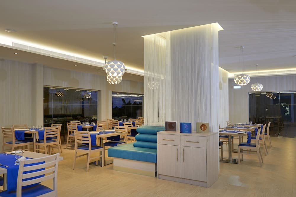 Melia Dunas Beach Resort & Spa, Restaurant