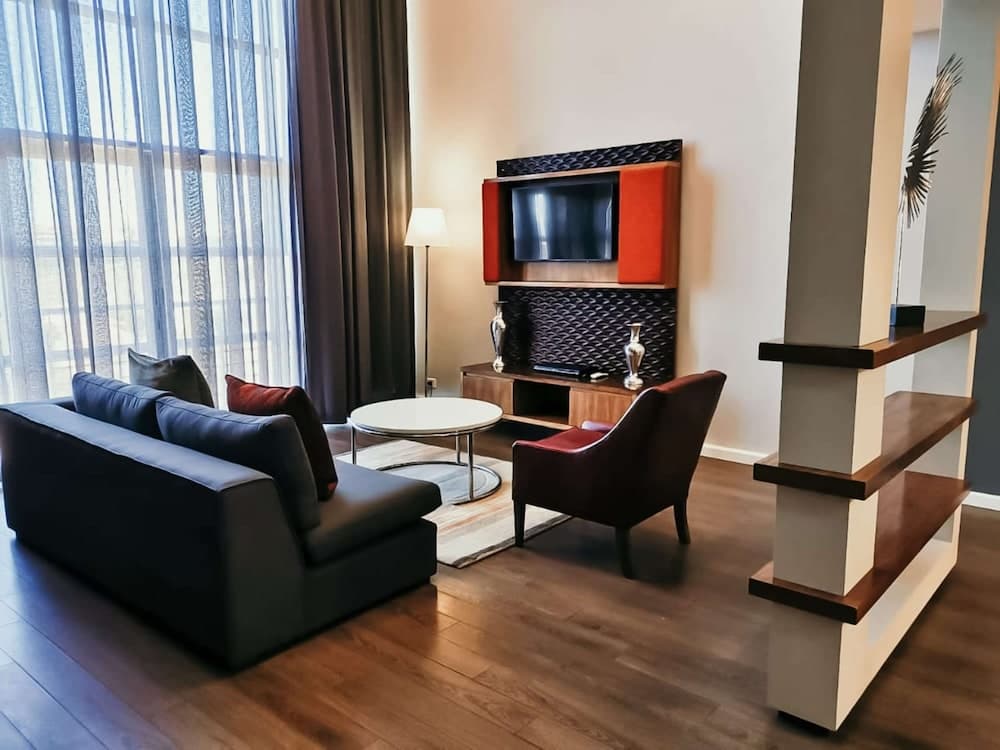 DoubleTree by Hilton Cape Town - Upper Eastside, Room
