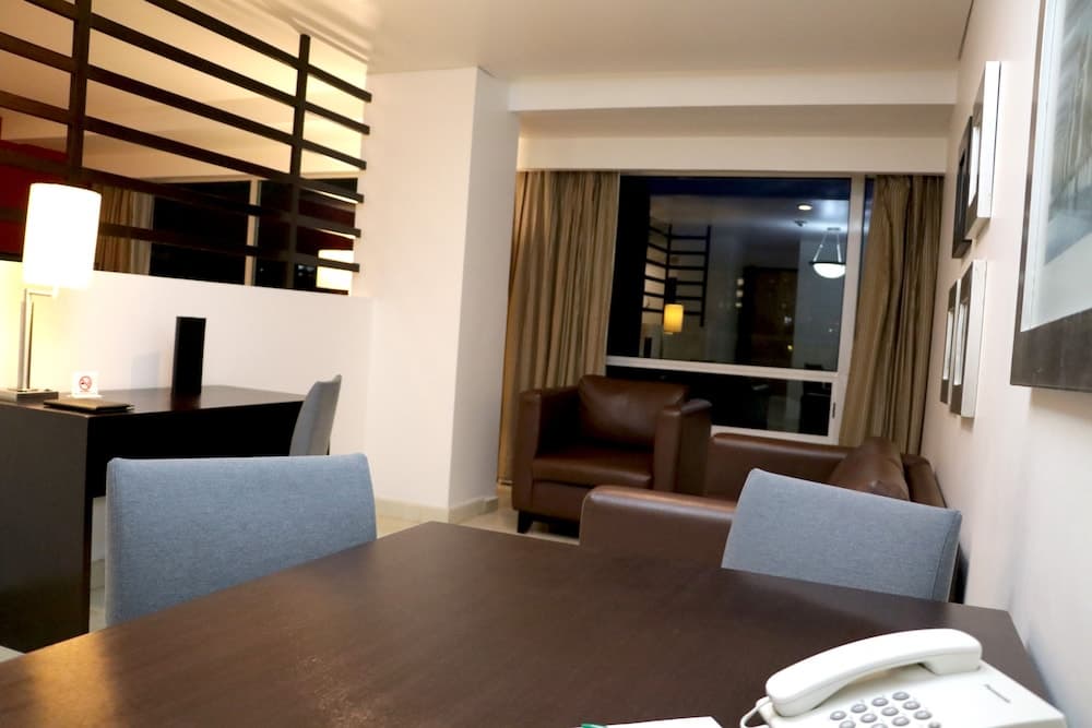 *Hotel & Suites PF, Room