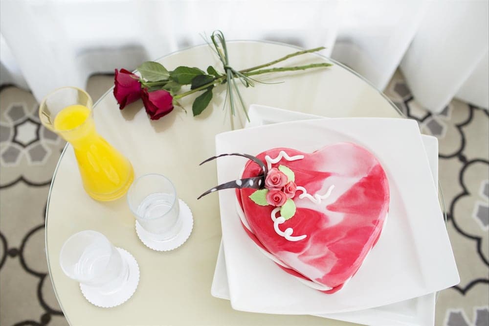 Swissotel Makkah, In-Room Dining