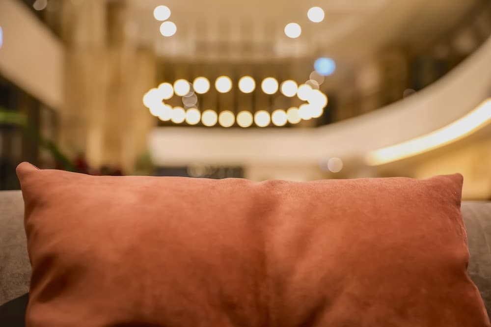 Hotel Royal Princess, Reception