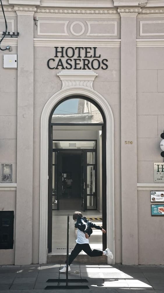 Hotel Caseros Salta, Exterior