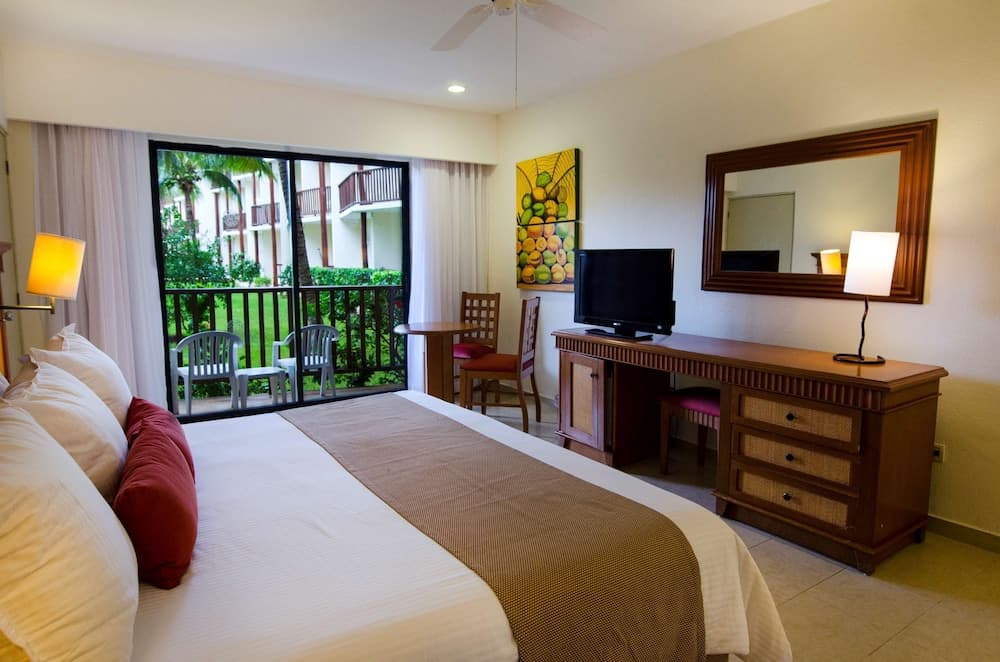 The Reef Coco Beach Resort & Spa- Optional All Inclusive, Room