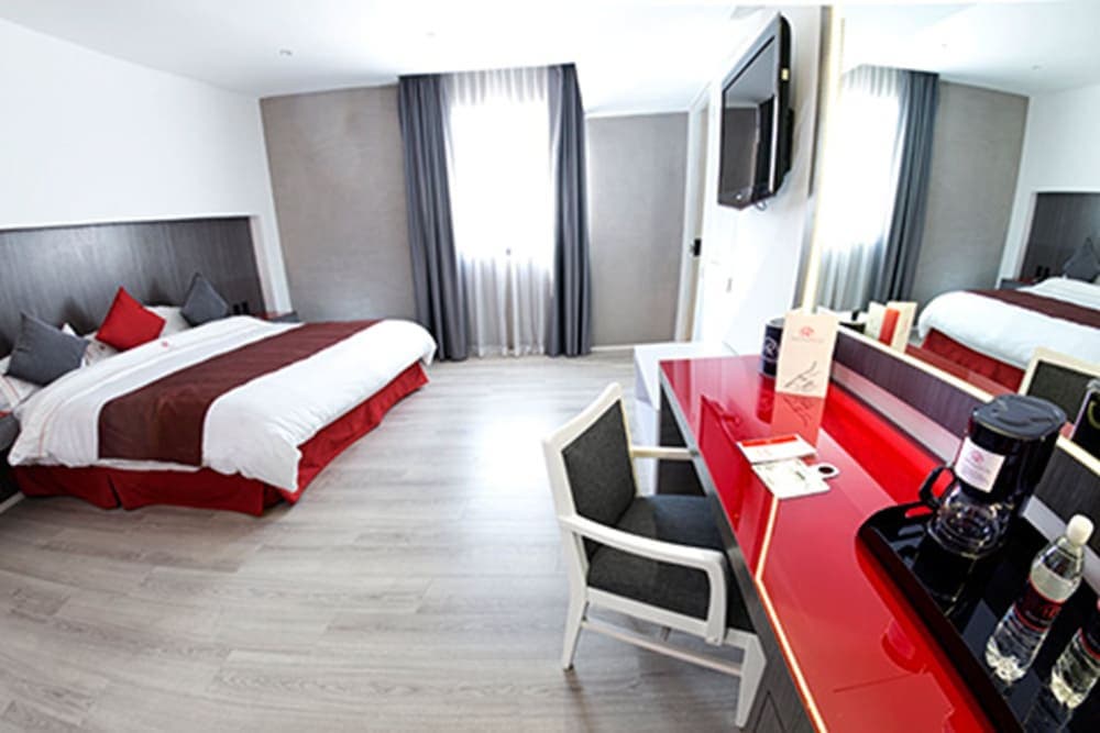 *Regente Hotel, Room