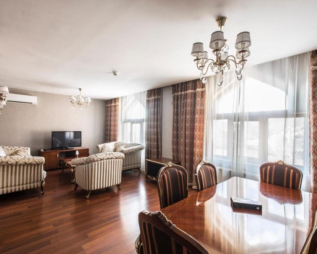 SHEKI PALACE HOTEL , 