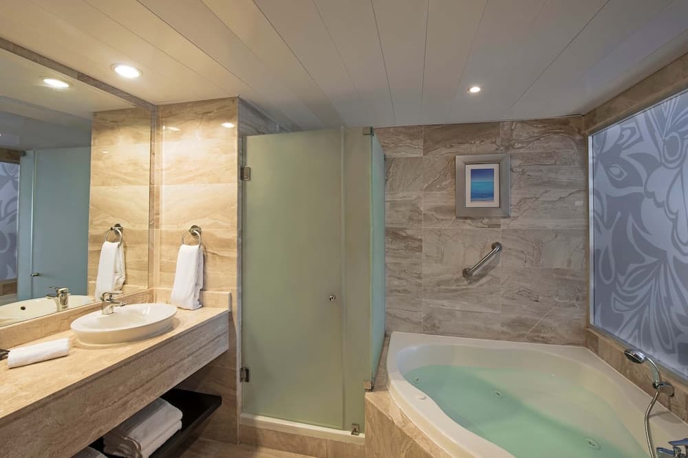 Ocean Blue & Sand Beach Resort - All Inclusive, Bathroom