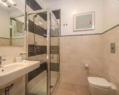 Hotel Il Faro Della Guitgia Tommasino, 